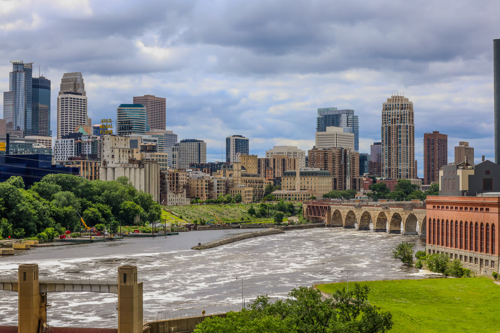 Minneapolis skyline and Stone Arch Bridge